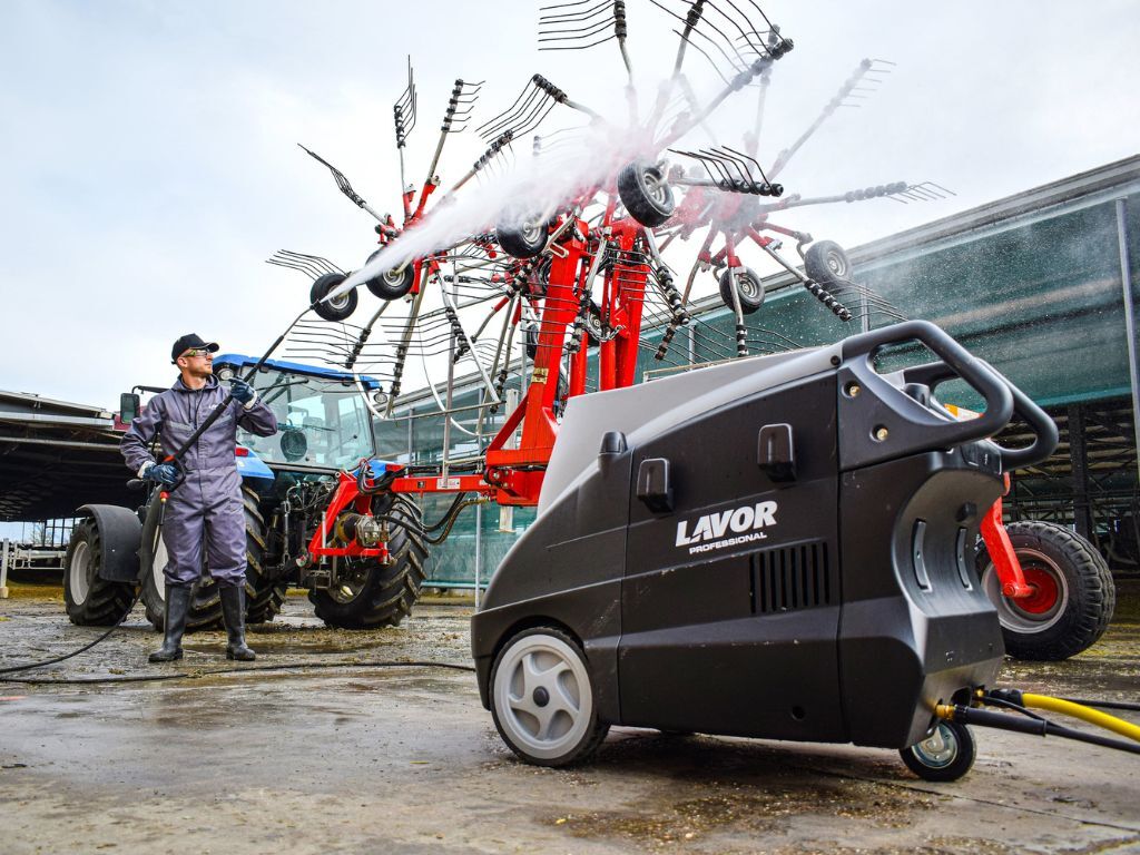 Hot water high pressure cleaners,